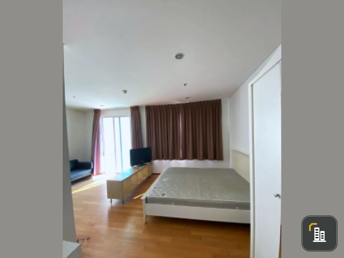 Sell Villa Sathorn, 36th floor, river view, complete with furniture and electrical appliances. Book now, don't wait.