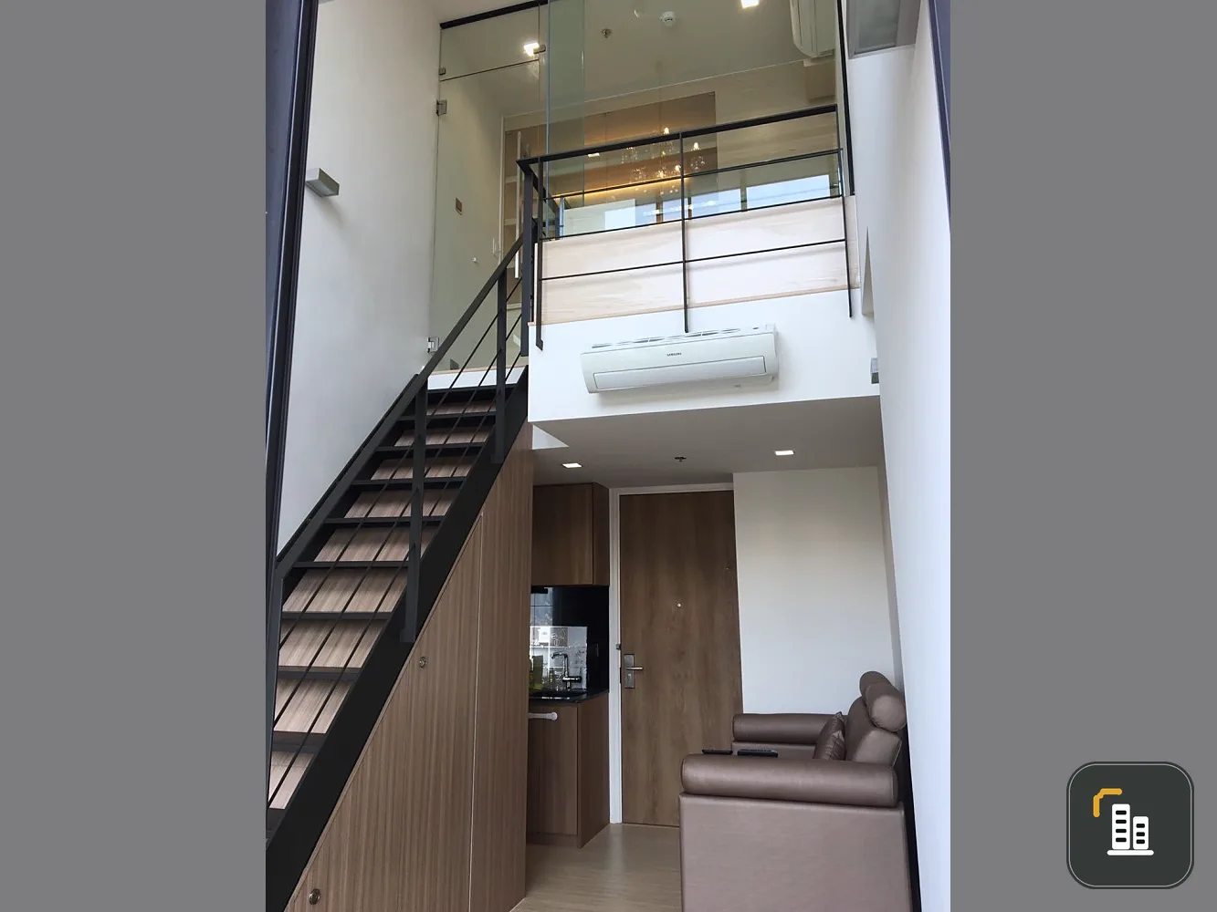 Condo for sale Than Living Ratchada-Pracha Uthit, 10th floor, double space with tenants** Good location, good investment, don't wait.