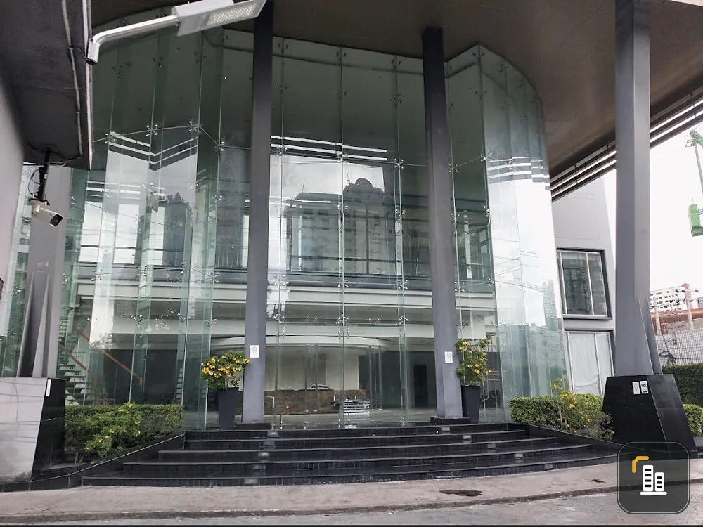 For rent, Circle Condominium, suitable for office, restaurant, showroom, size 1,049 sq.m., good location, book now