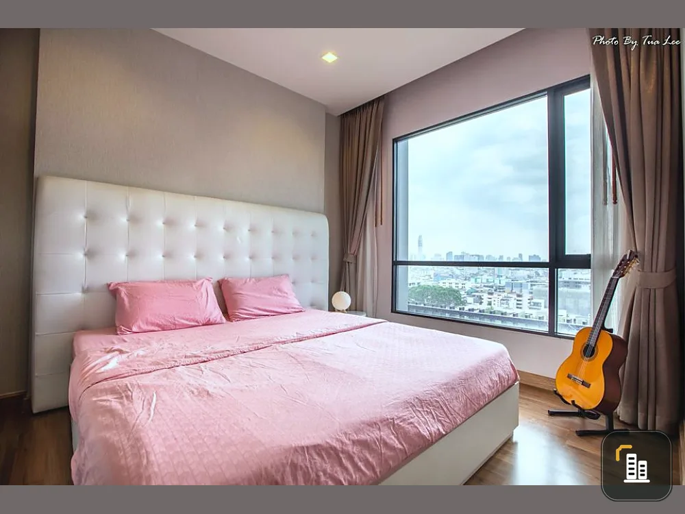 ห้องสวยหรูหรามีระดับ ประทับใจแน่นอน จองกันให้ได้นะ K̄hāy khxn do Ivy Ampio wiw meụ̄xng lòng kŵāng cæ̀m«tk tæ̀ h̄̂xng s̄wy h̄rūh̄rā mī radạb prathạbcı