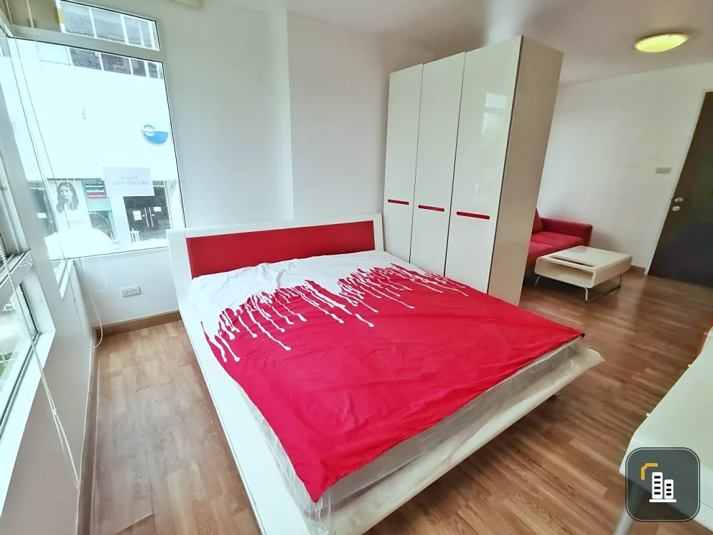 Condo for sale, Ivy Ratchada, corner room, private, has windows on 2 sides, fully furnished, electrical appliances, hurry to reserve