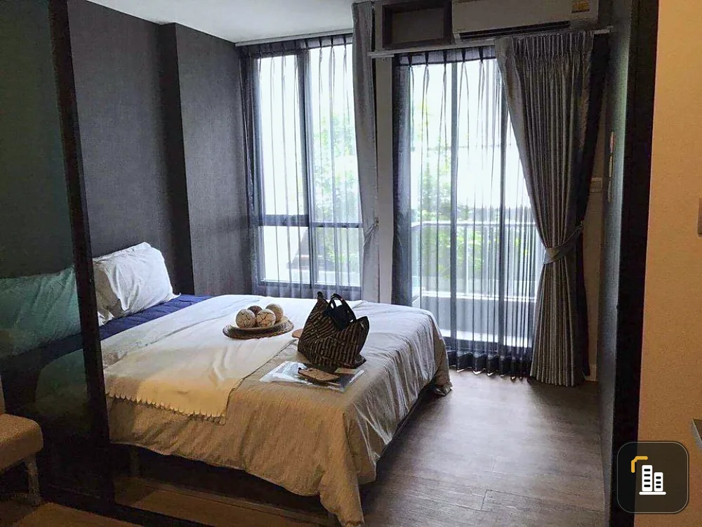 Urgent sale!! Condo Esta Bliss, nice decorated room. With furniture, don't miss it!!