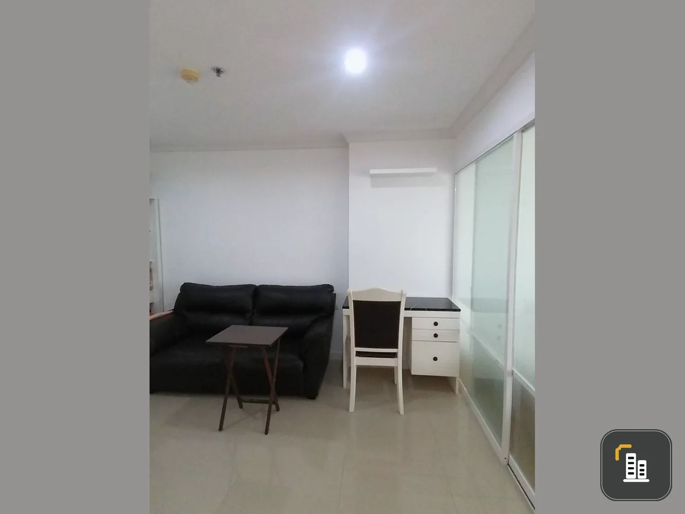 Condo for sale, Lumpini Place Rama 9-Ratchada. The room is spacious and comfortable. get a beautiful high angle view Book now