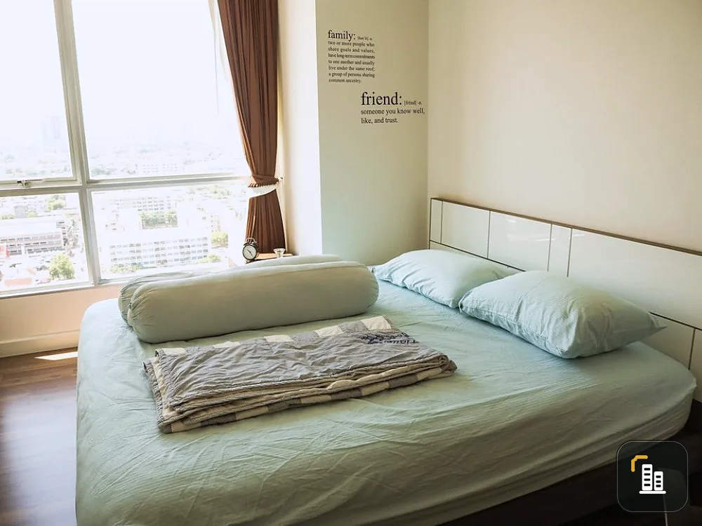 Condo for sale, The Room Sathorn-Taksin, high floor, clear city view. Fully built-in furniture Quickly drag the bag