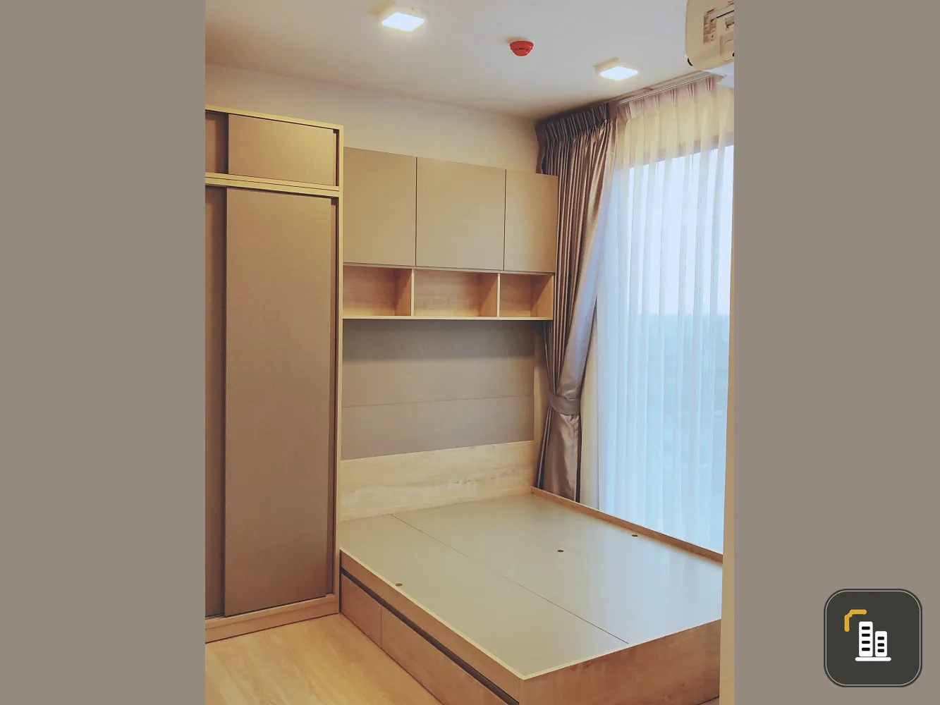 For rent, Unio H Tiwanon, 1 bedroom, 1 bathroom, high floor, tight built-in furniture. Don't wait, book now. Hurry up.