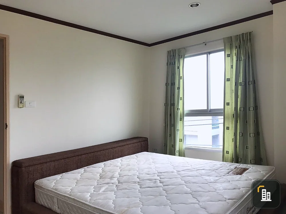 For rent, Regent Home 4, Sukhumvit 85, pool view, corner room, don't miss it.