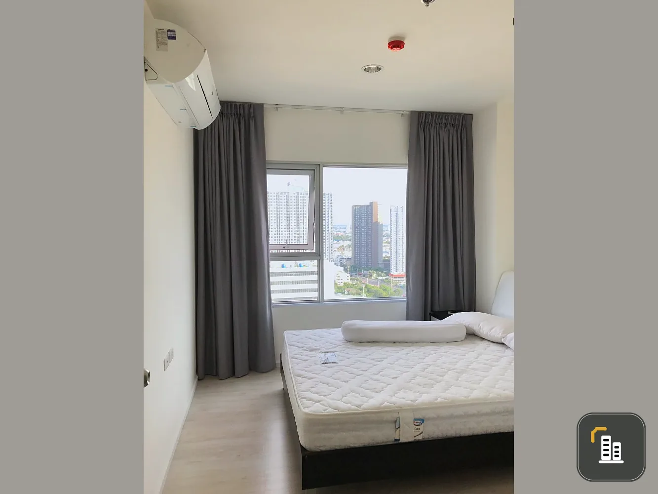 For rent, Aspire Sathorn - Tha Phra, beautiful room, decorated in clean white tones. with complete electrical appliances Hurry up to reserve.