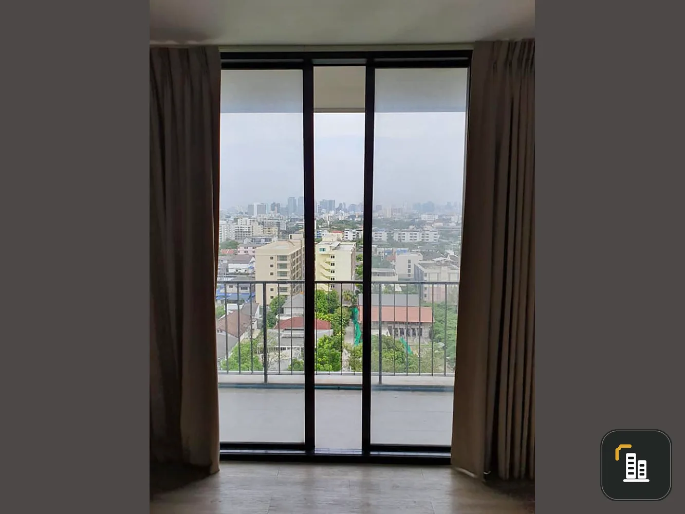 Condo for sale Issara Ladprao Studio room, beautiful view, clear and airy. The room is spacious and nice. Don't miss it. Book now.