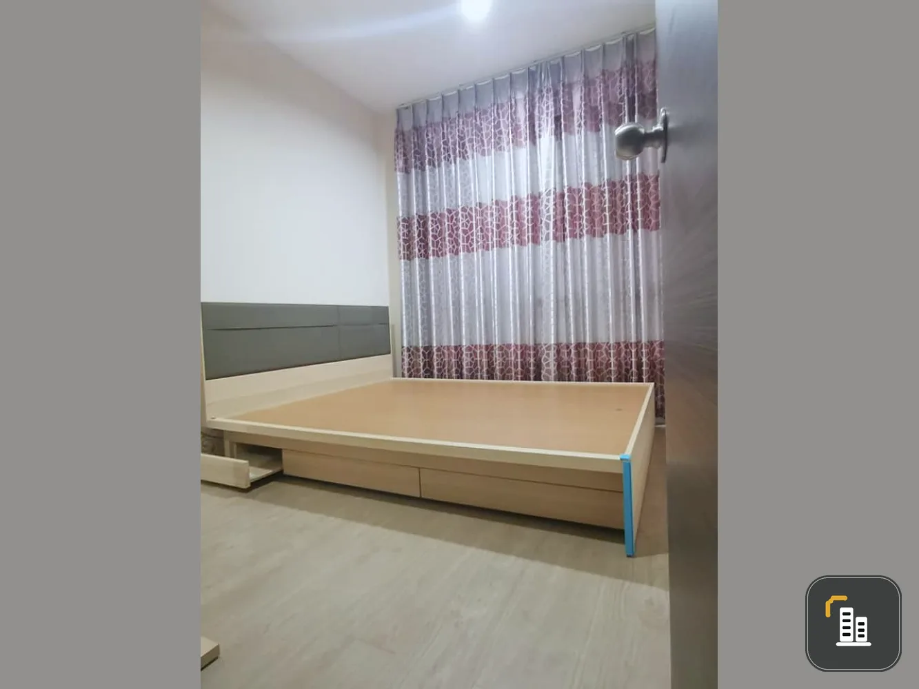 Condo for sale Metro Sky Prachachuen, the room has a comfortable living space. fully furnished Get a beautiful pool view. Hurry up to reserve.