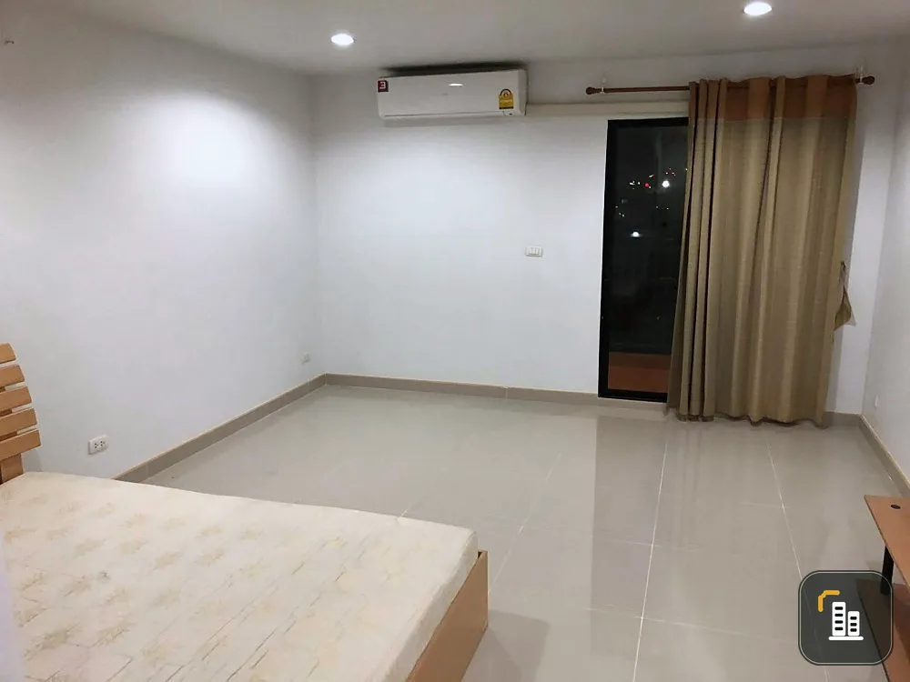 For rent/sale, Regent Home 15 Chaengwattana, Building A, 7th floor, beautiful room, ready to move in. Book now, don't wait.