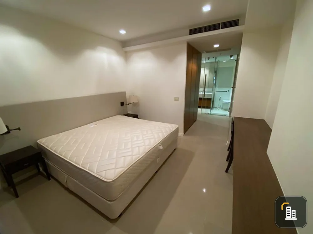 For rent, The River Condominium, nice room, 31st floor, river view, great price, I can tell you that you must not miss it.