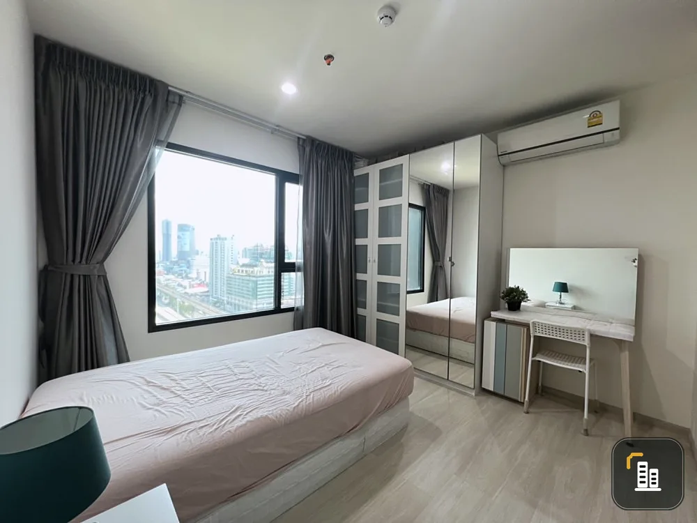Condo for sale Life Asoke, nice looking room, very nice view, very good view, fully furnished, electrical appliances Move now, don't hesitate.