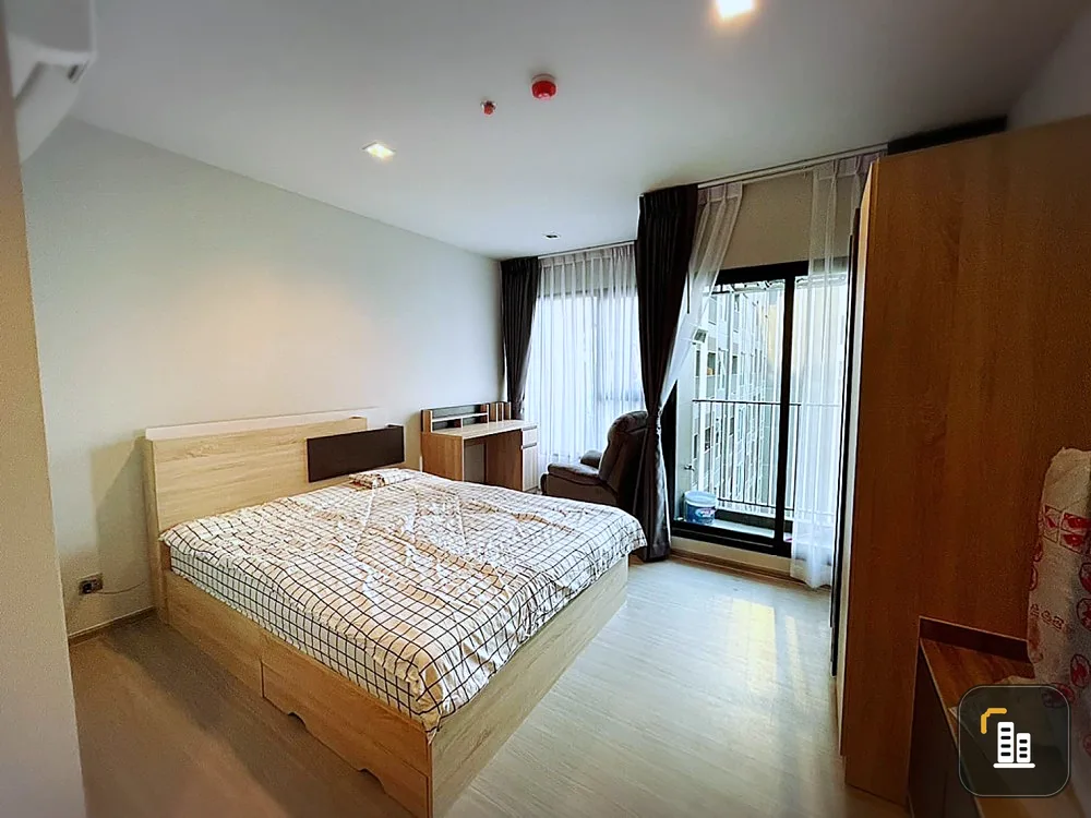 Condo for rent Life Asoke-Rama 9, room size 26 sq.m., floor 42, building B, city view. If interested, hurry to reserve.