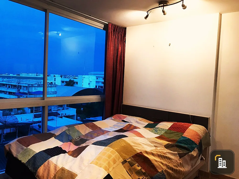 Condo for sale, Chateau in Town Ratchayothin, 1 bedroom, 1 bathroom, pool view. Fully furnished, don't miss it.