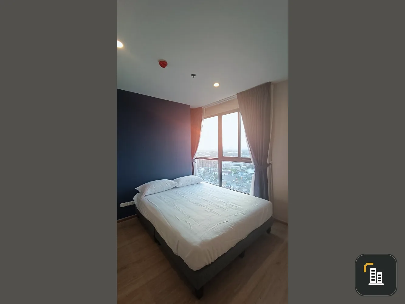 Condo for rent, Ideo O2, high floor, corner room, view of the Chao Phraya River. Decorated in Japanese minimalist style, don't wait.