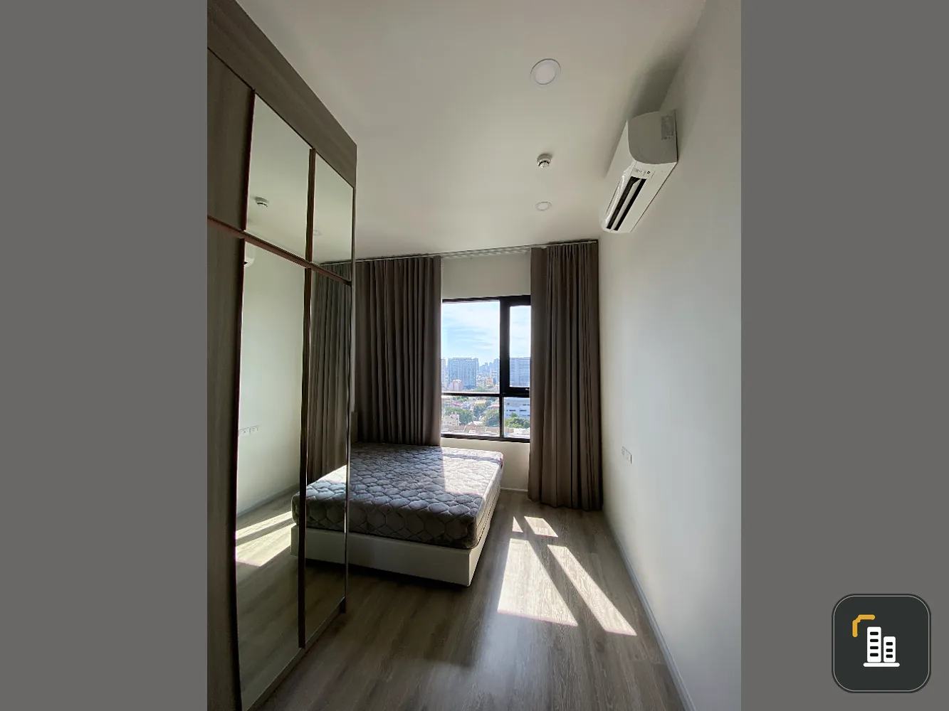 For Sale Knightsbridge Prime Ratchayothin 1 Bedroom Plus Size 32.70 sq.m. Corner room, fully furnished, ready to move in. Book now.