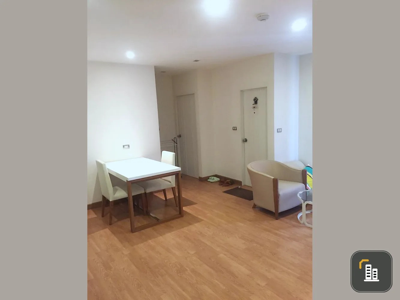 Selling Tree Condo Luxe Sukhumvit 52, good location, near the train station, convenient to travel.