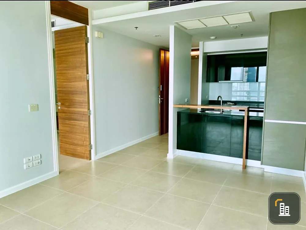 Condo for sale, The River, high floor, empty room, decorated in style The balcony faces south. Hurry, hurry.