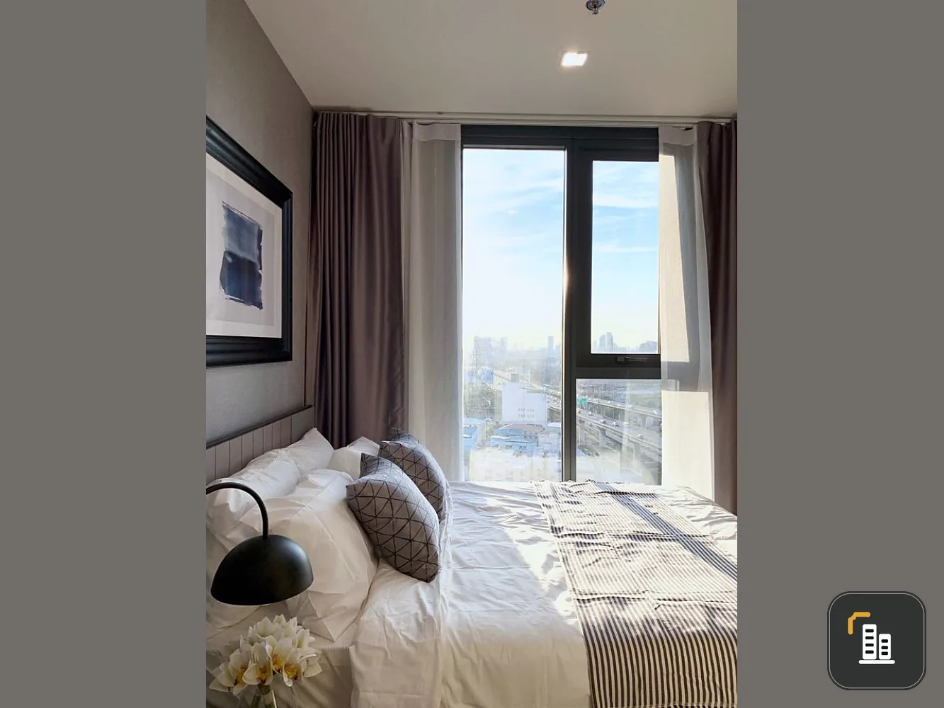 Oh my, very beautiful room. Condo for sale, The Base Garden Rama 9, great city view. Luxurious room decoration, don't miss it.