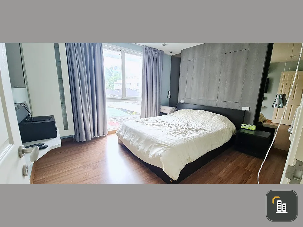 Urgent sale!! Condo The Surawong by Chewathai Hup Soon, good location, convenient transportation, don't miss it!!