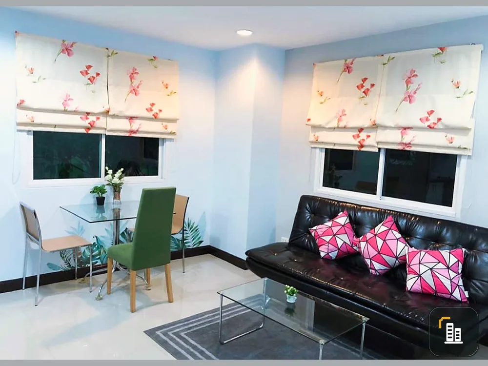 Condo for rent, Metha Place @ Ratchada, corner room, great view of the pool. Furniture is ready. Book now. Don't miss it.