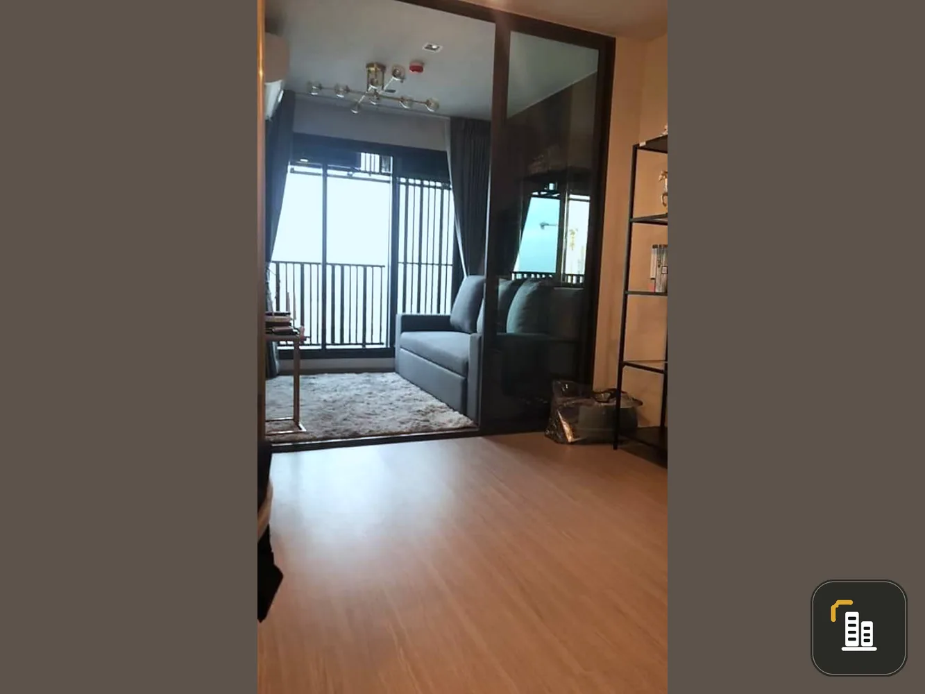 Super bang, very beautiful room, Condo Life Ladprao for rent, high floor, equipped with luxury curtains, 2 layers of UV protection, king size bed, boo