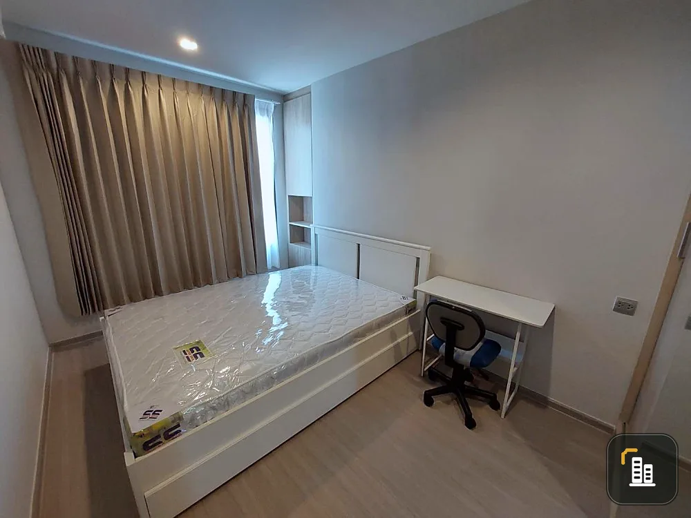 Condo Life Ladprao for rent, high floor, sofa bed, comes with washing machine 7 kg. Don't wait, hurry and book now.