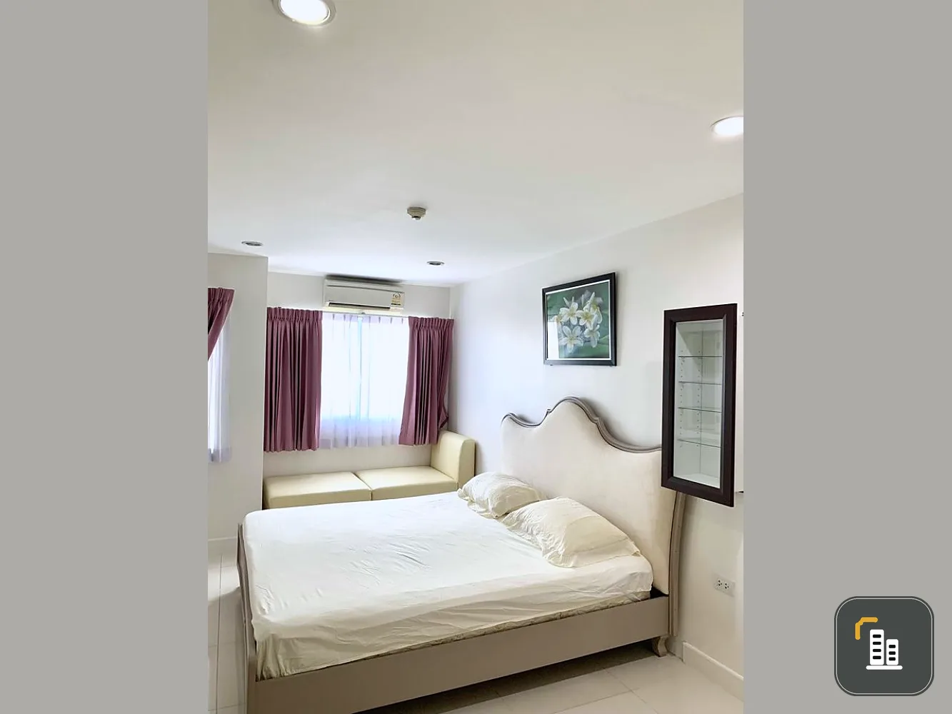 Condo for sale, The Private @ Suthisan, corner room, good location, not hot, near the train station, can't be reserved!!