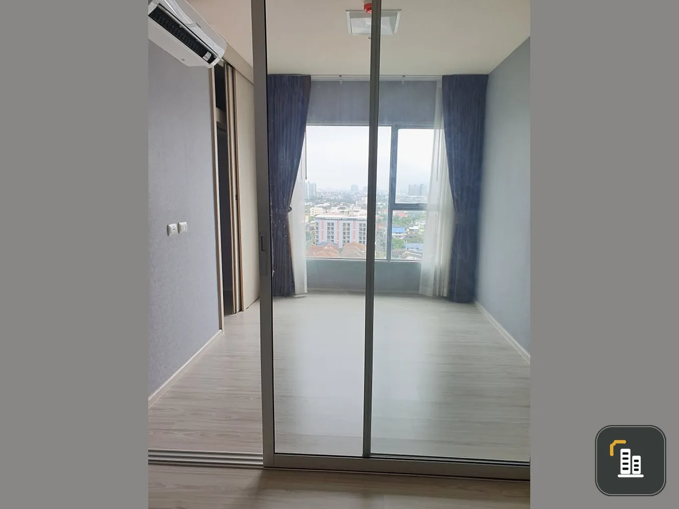 Urgent for sale, Condo Aspire Rattanathibet 2, empty rooms, the best price, high floor, clear view, I can tell you that you shouldn't miss it.