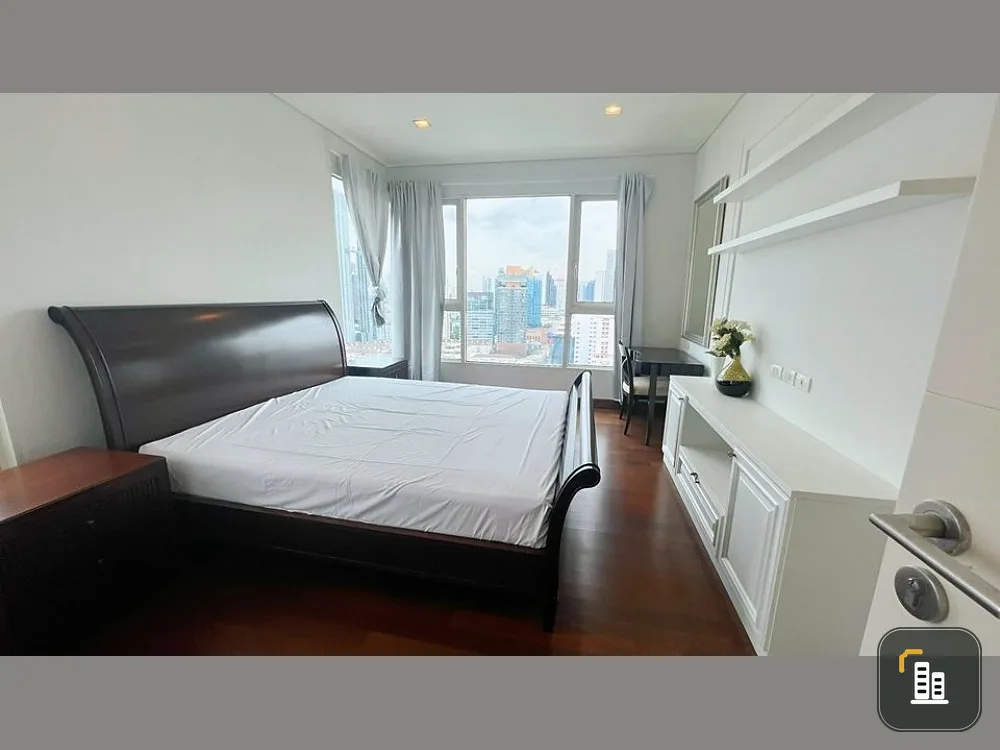 For rent, Ivy Thonglor, 24th floor, 4 bedrooms, fully furnished and electrical appliances. Book now. Urgent.