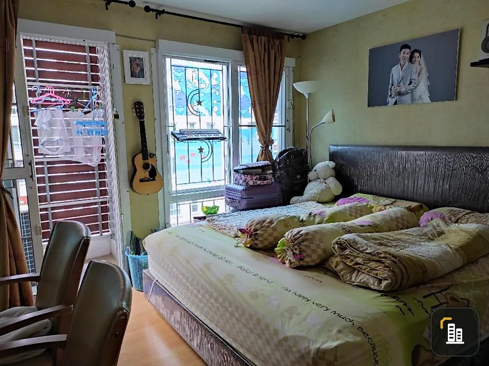 Urgent sale!! Condo Chateau in Town Ratchada 13, 4th floor, pool view, ready to move in, don't miss it!!
