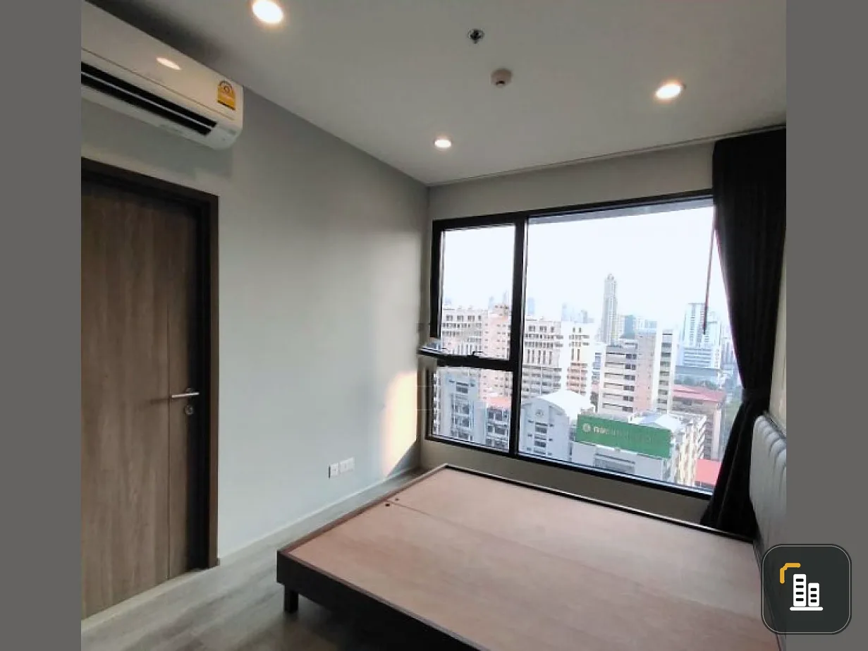 Urgent sale!! Ideo Mobi Asoke Condo, 18th floor, beautiful room, fully furnished, ready to move in. Hurry up to reserve!!