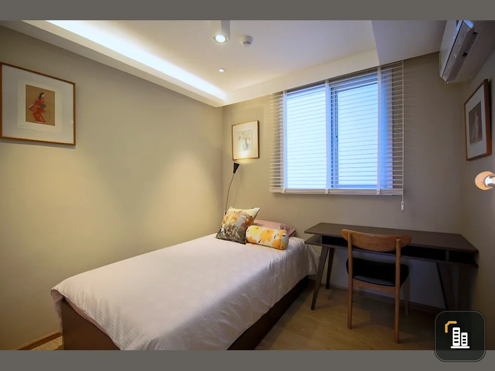 Condo for rent, Maestro 39, corner room, fully furnished, electrical appliances Near BTS Phrom Phong, urgently.