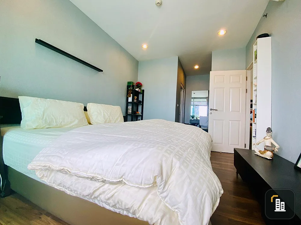 Urgent sale!! Condo Chewathai Ratchaprarop (corner room) fully furnished, ready to move in, don't miss it!!