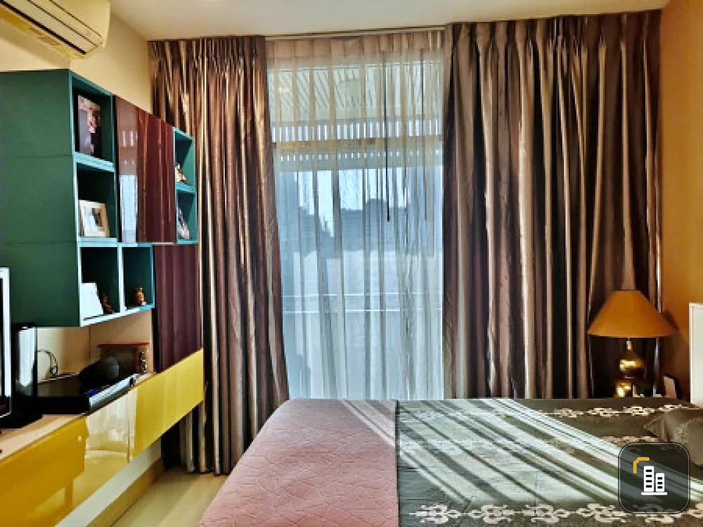 Urgent sale!! Condo Chewathai Ratchaprarop, corner room, beautiful decoration, fully furnished, ready to move in. Hurry up to reserve!!