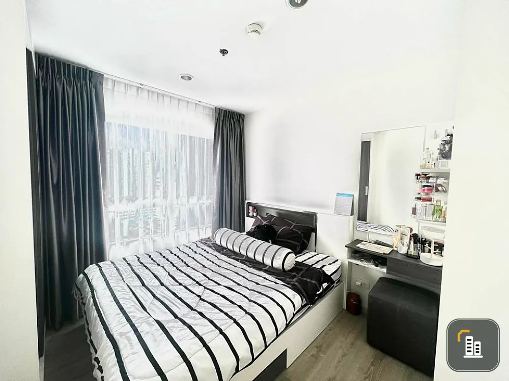 Urgent sale, Chewathai Condo, Petchkasem 27, 2 bedrooms, 17th floor, great price, fully furnished, ready to move in. Hurry up and buy it.