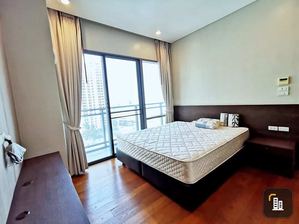 Condo for rent, Bright Sukhumvit 24, near BTS Phrom Phong, city view, beautiful view, fully furnished, book now.