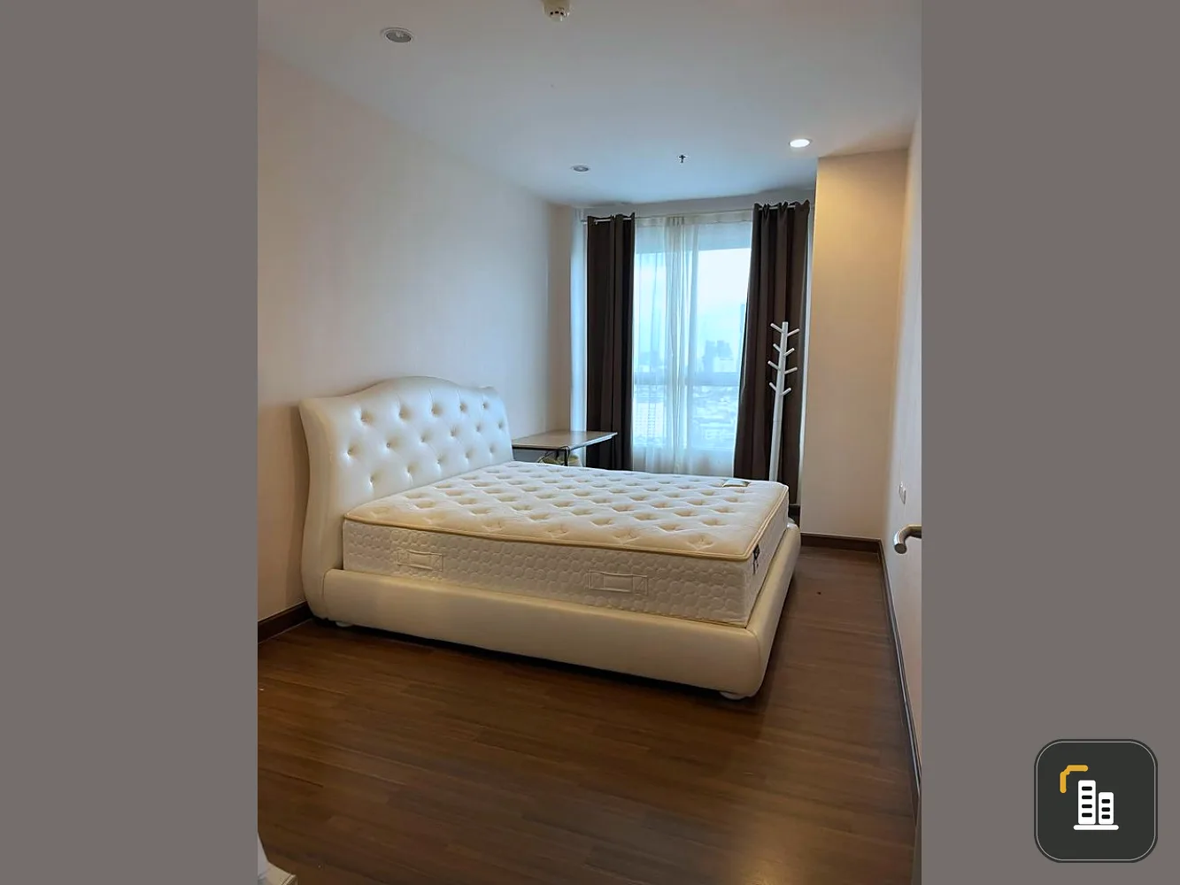 Condo for sale Supalai Lite Sathorn-Charoen Rat, high floor, large room, very beautiful view, good location, no block, don't wait.