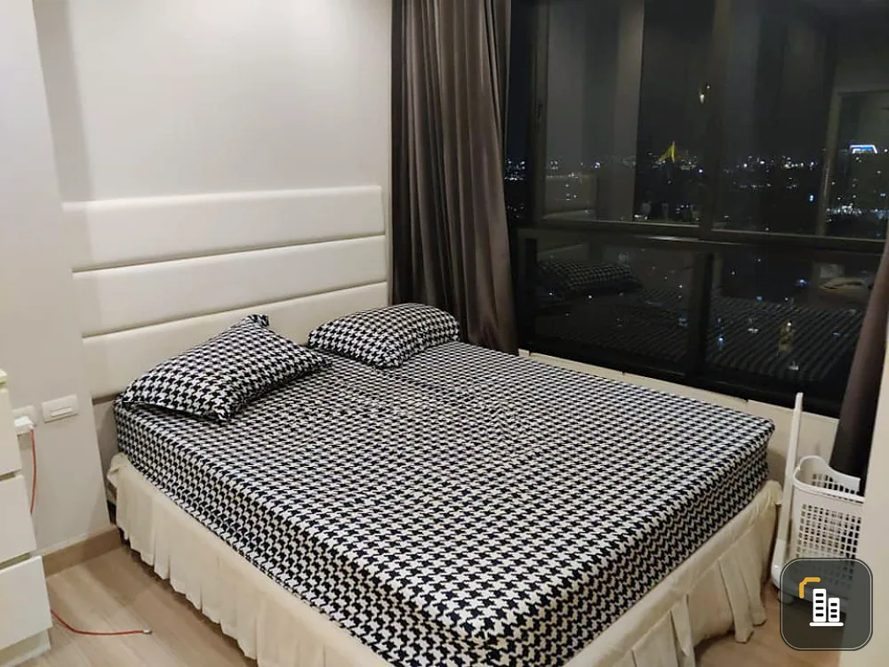For rent Urbano Absolute Sathorn-Taksin The room is decorated very nice. Get a beautiful city view, good price. Hurry up to reserve.