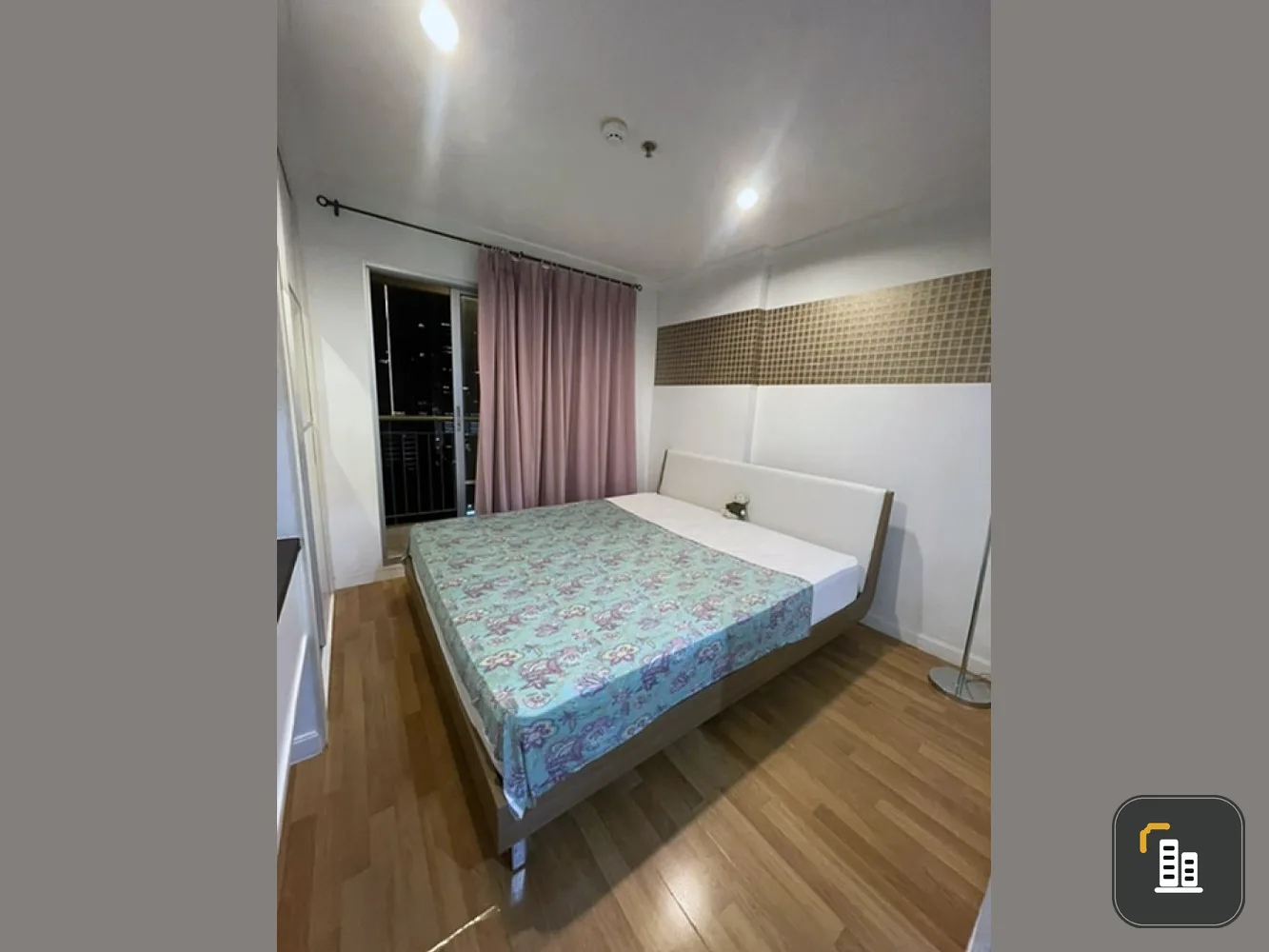 For rent!! Condo Lumpini Place Rama 9-Ratchada, 17th floor, Building B, beautiful room, pool view, ready to move in. Hurry up to reserve!!