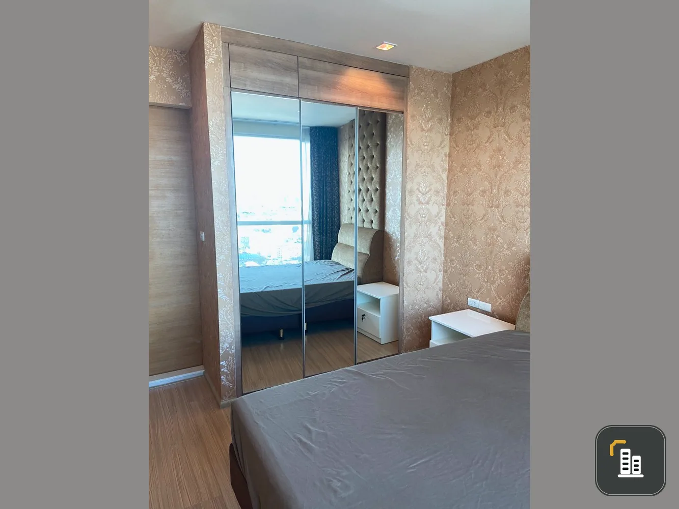 Urgent sale!! Condo Rhythm Ratchada-Huay Kwang, beautiful room, 33rd floor, city view, corner room, fully furnished, ready to move in, book now!!
