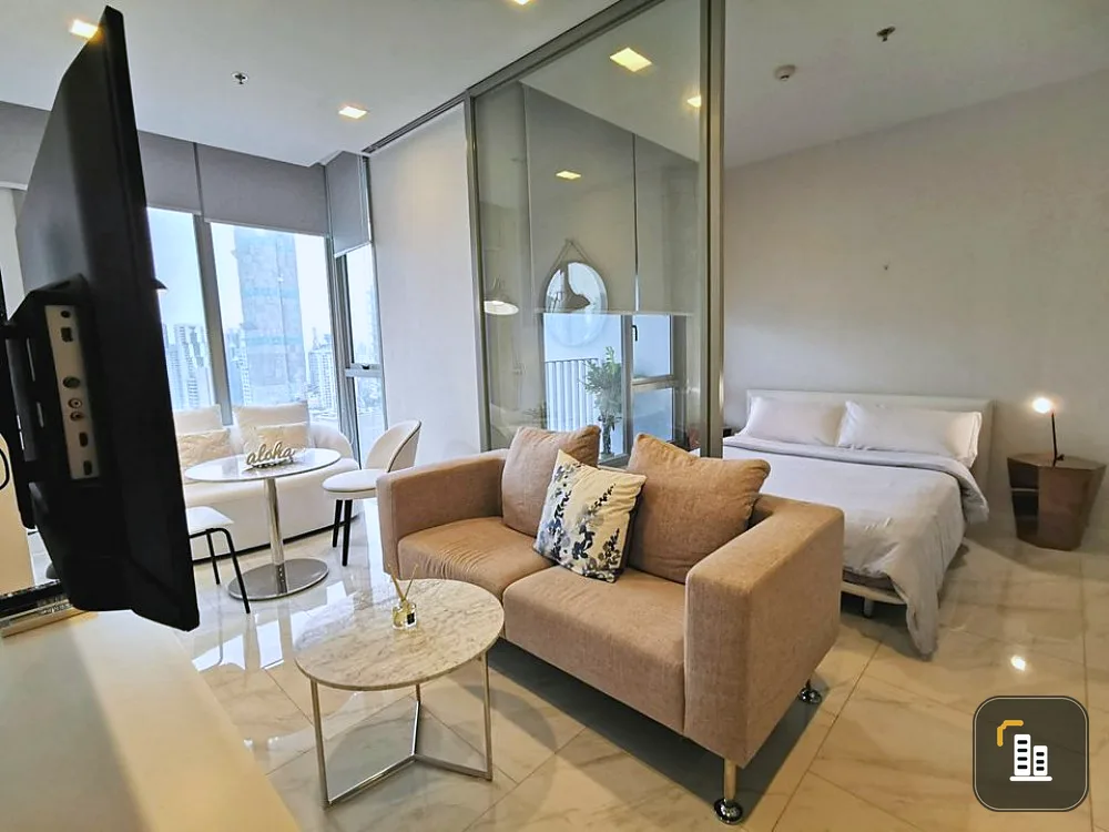 For rent, Hyde Sukhumvit 11, fully furnished, ready to move in. Convenient transportation, don't wait.