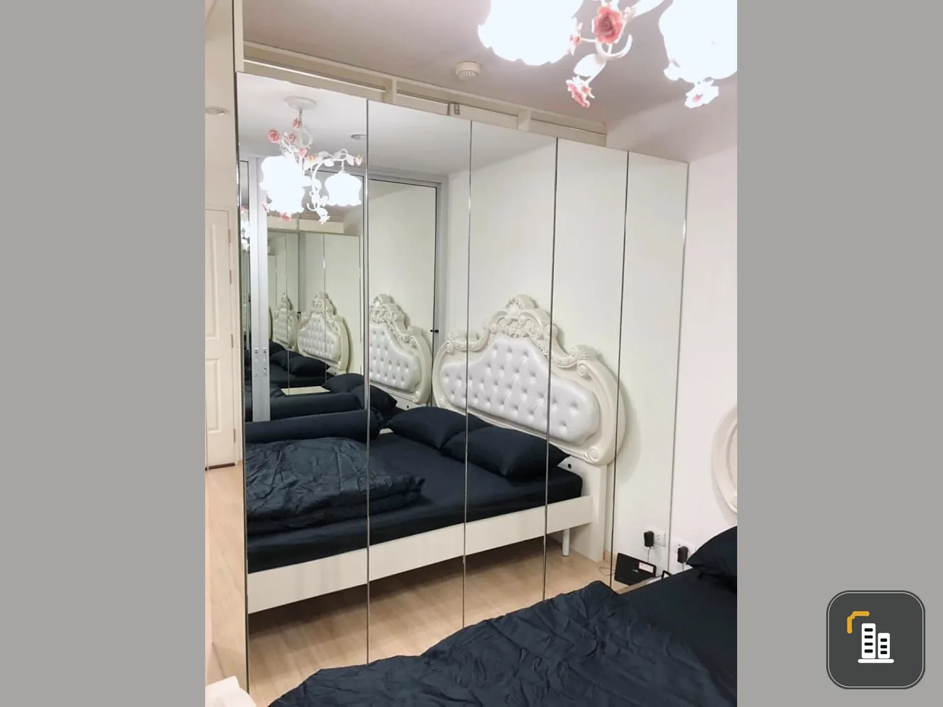 Urgent sale, U Delight 2, Bang Sue Station, very nice decorated studio room. Premium grade built-in furniture Hurry up to reserve before you miss it.