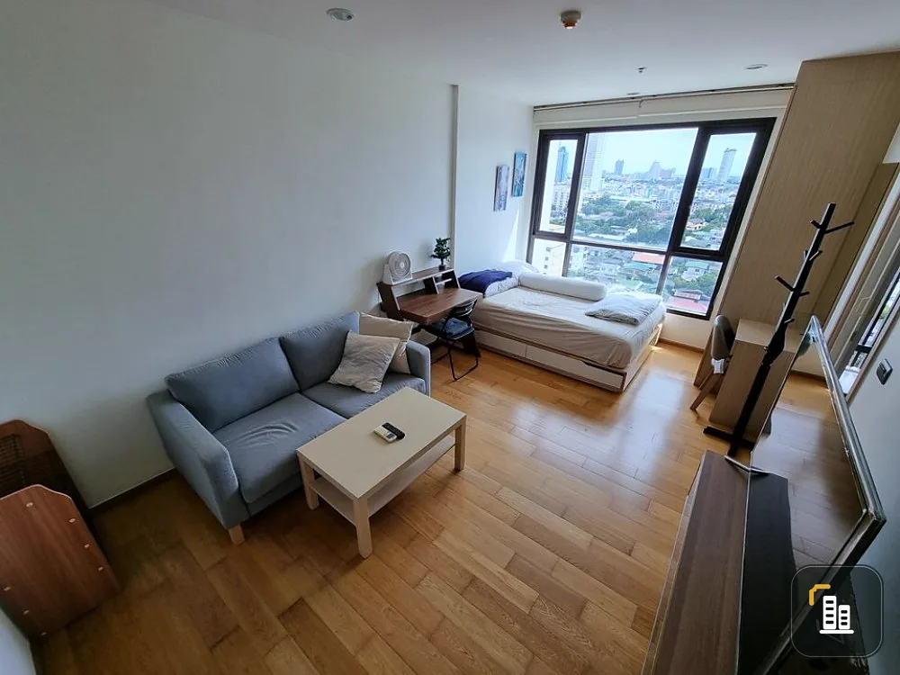 Urgent sale Fuse Sathorn-Taksin Nice studio room Premium grade furniture The best separate kitchen Book now before the room is dropped.