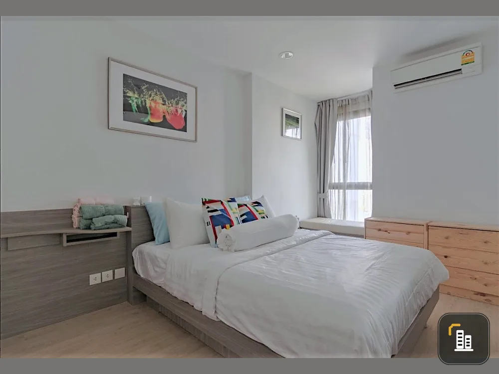 Wow, the room is very nice. Decorated in modern style, very beautiful. If interested, hurry up to reserve at Ideo Q Ratchathewi for rent.