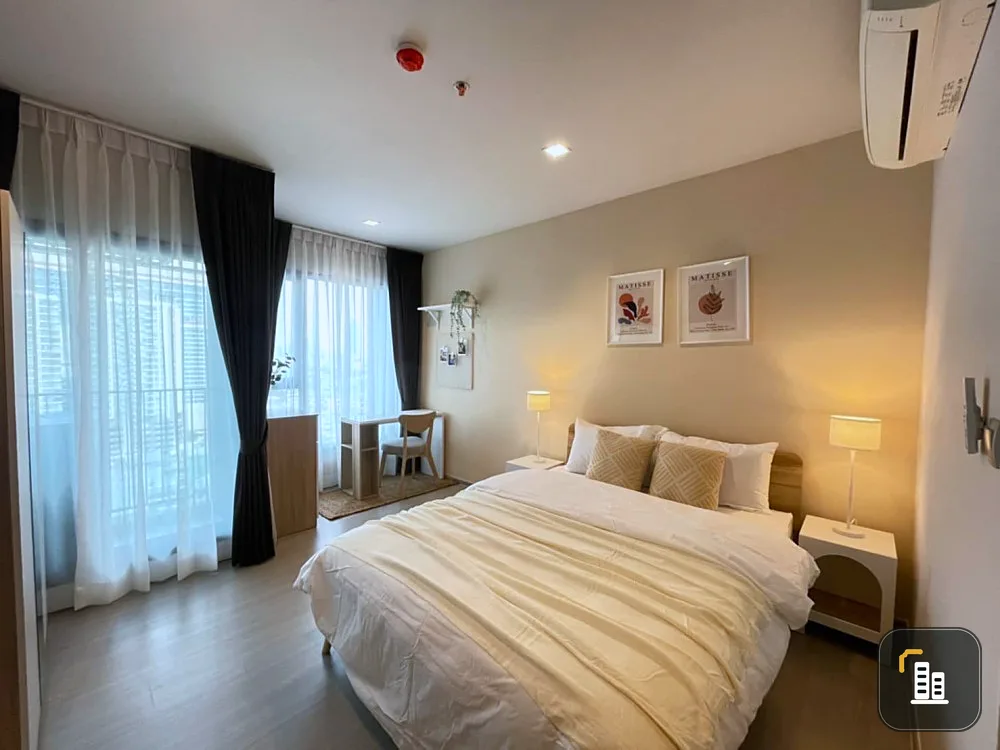 For rent, Life Asoke-Rama 9, high floor, beautiful view, very new room, very nice decoration You can't reserve now. Hurry up.