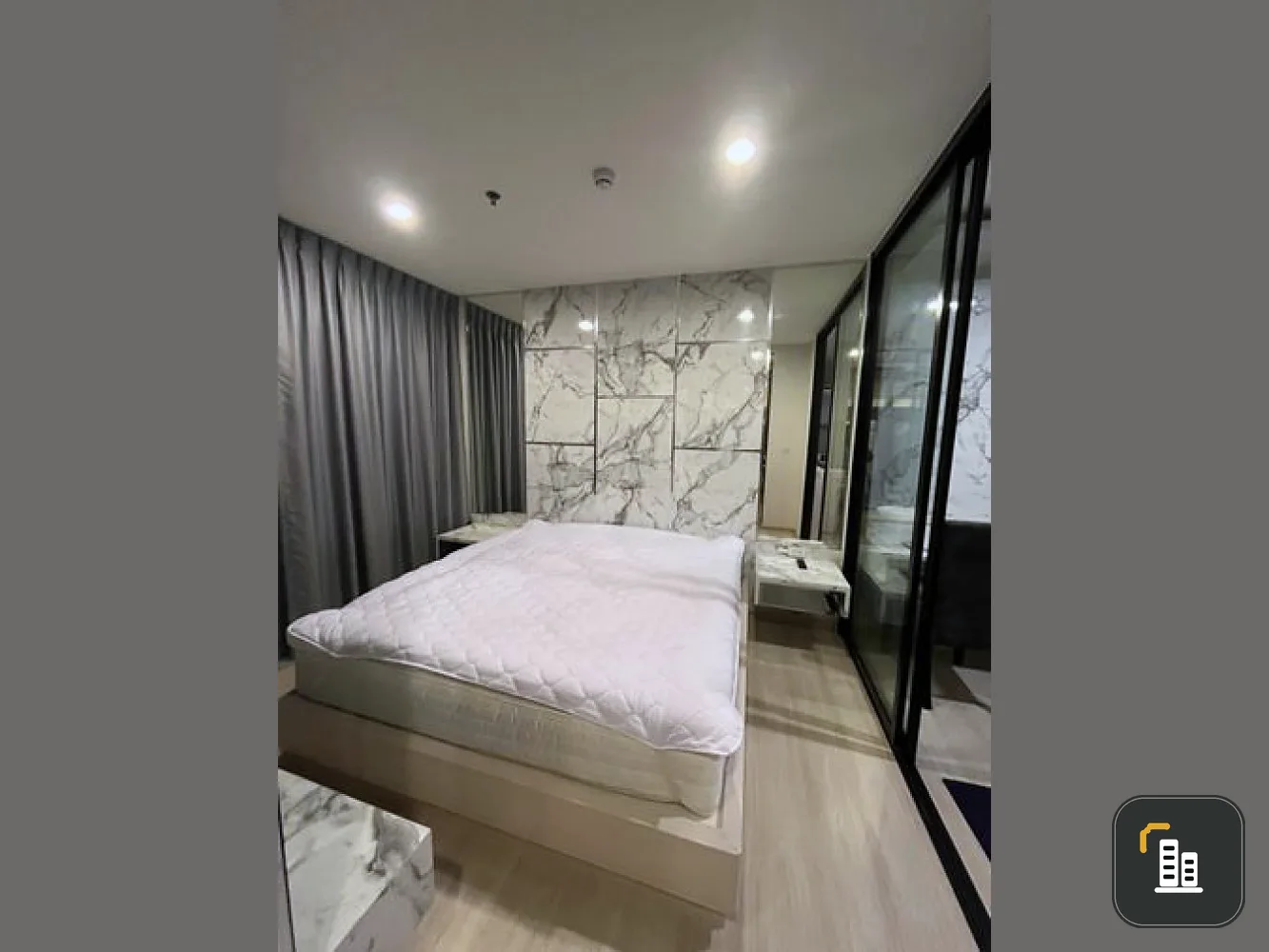 Condo for rent, Life Asoke, 29th floor, good position, north. Plus built-in, stone-on-patterned walls, very beautiful no reservations