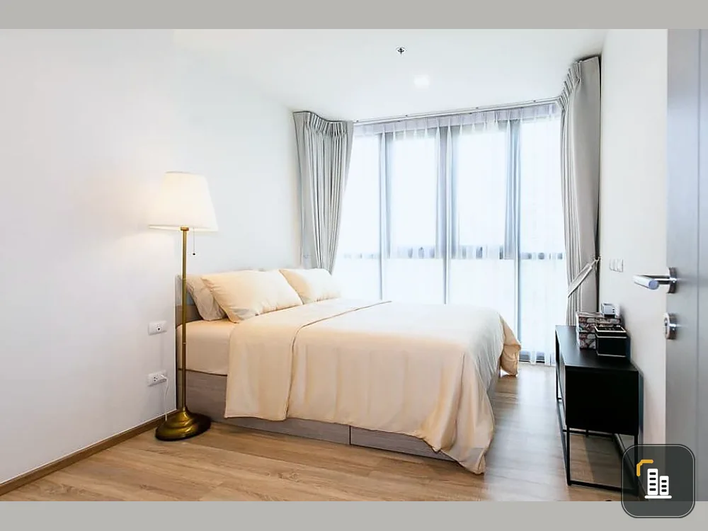 Selling The Base Garden-rama9, beautiful room in modern style. Get complete furniture Guarantee that you don't book and you will regret it.