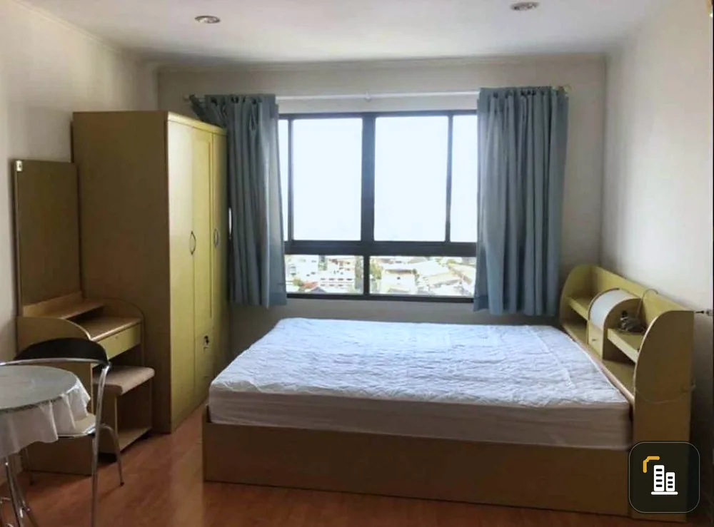 Sell/rent Lumpini Ville Phahon-Sutthisan, studio room, high floor, can sit and watch the beautiful city view. This price does not reserve is a mistake