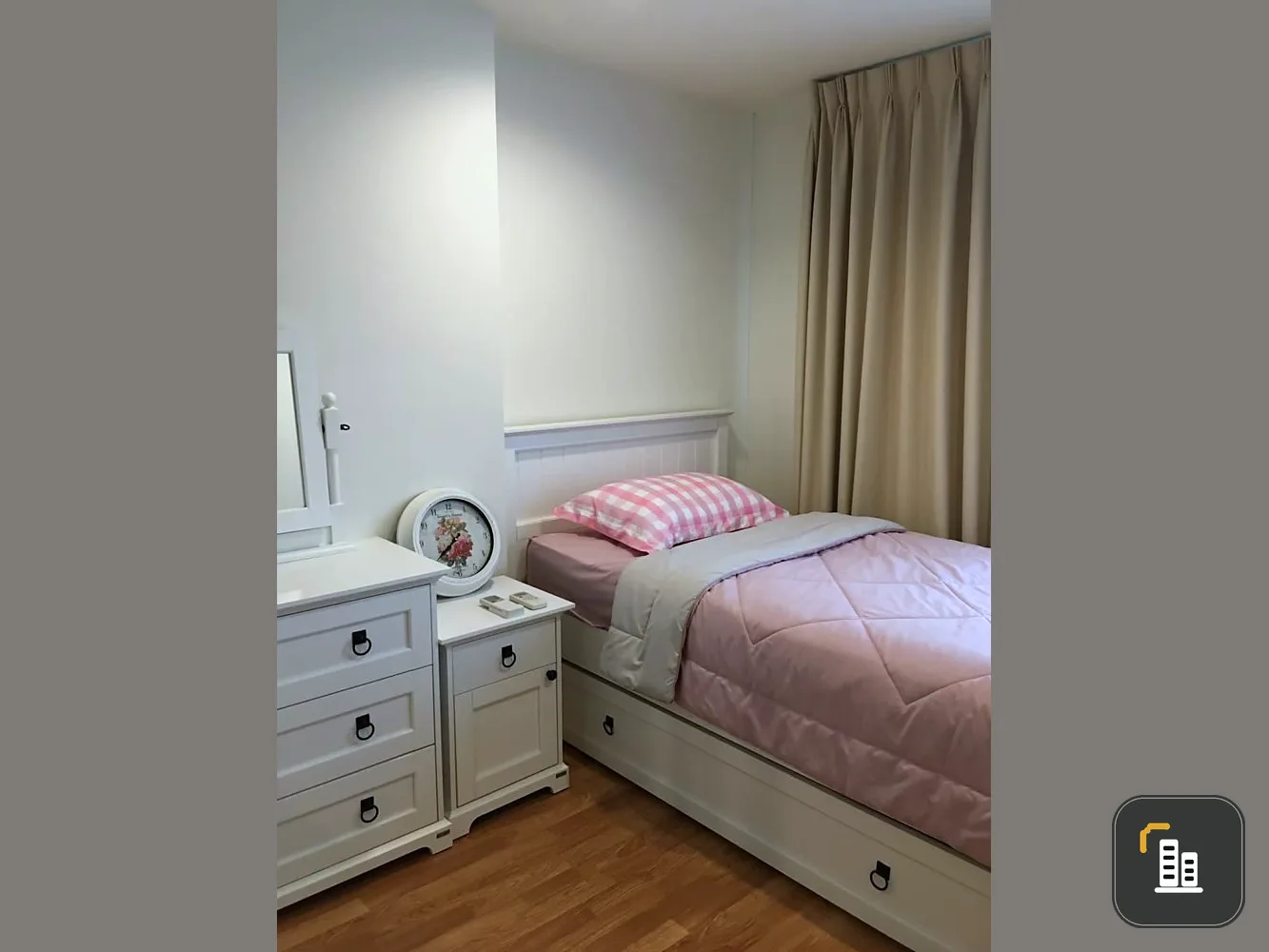 Sale Lumpini Ville Nakhon In Riverview, beautiful view, comfortable decorated room. Ready to move in. Hurry up to reserve.
